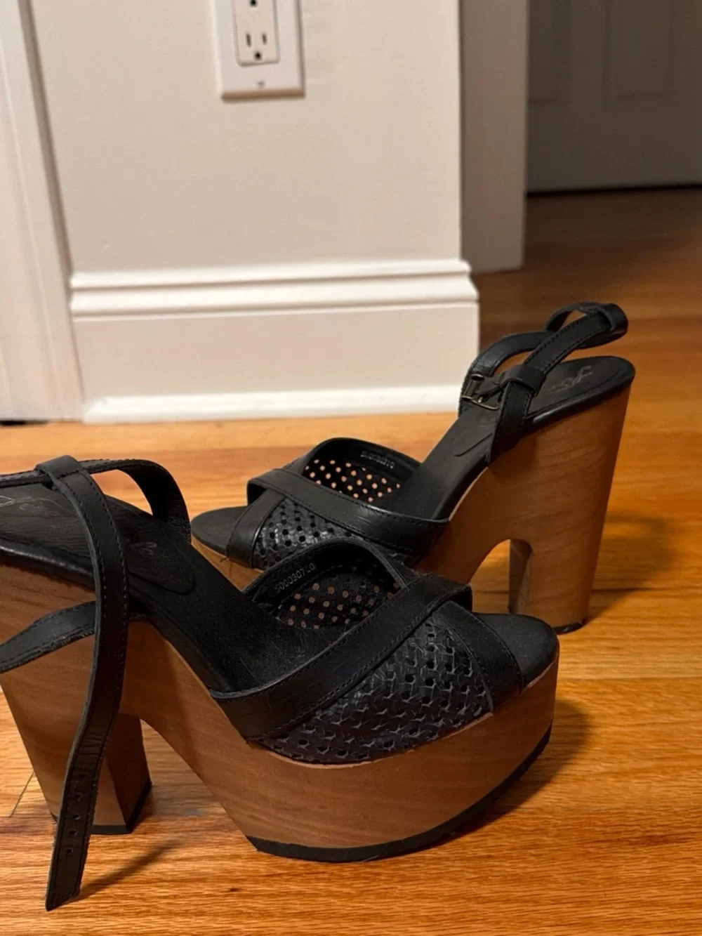Free People bold platform